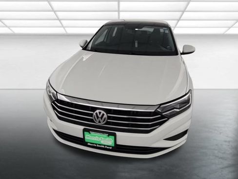 Used 2019 Volkswagen Jetta SE FWD image 2