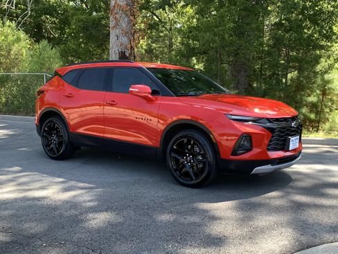 Used 2021 Chevrolet Blazer LT FWD image 1