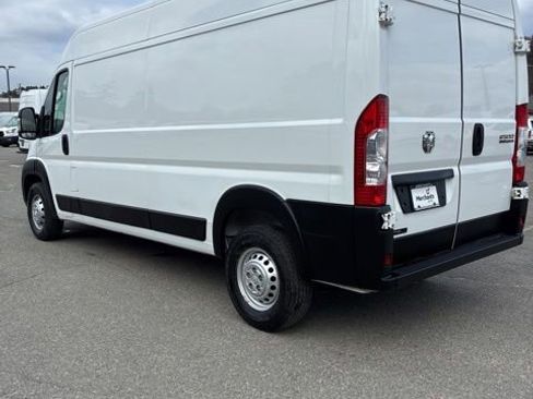 Used 2024 RAM ProMaster 2500 w/ Convenience Group FWD image 5