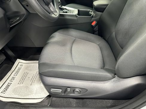 Used 2025 Toyota RAV4 XLE AWD/4WD image 13
