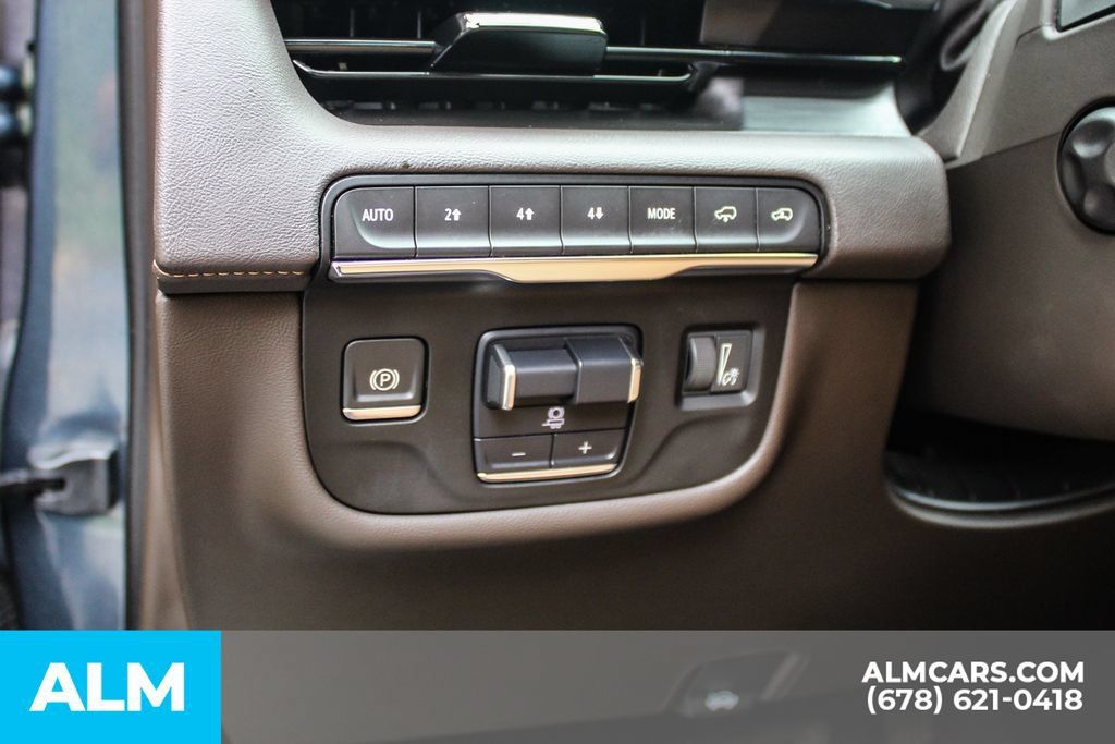 Used 2021 Cadillac Escalade Premium Luxury w/ Driver Assist Tech Package AWD/4WD image 31