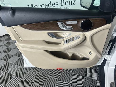 Used 2020 Mercedes-Benz GLC 300 image 10