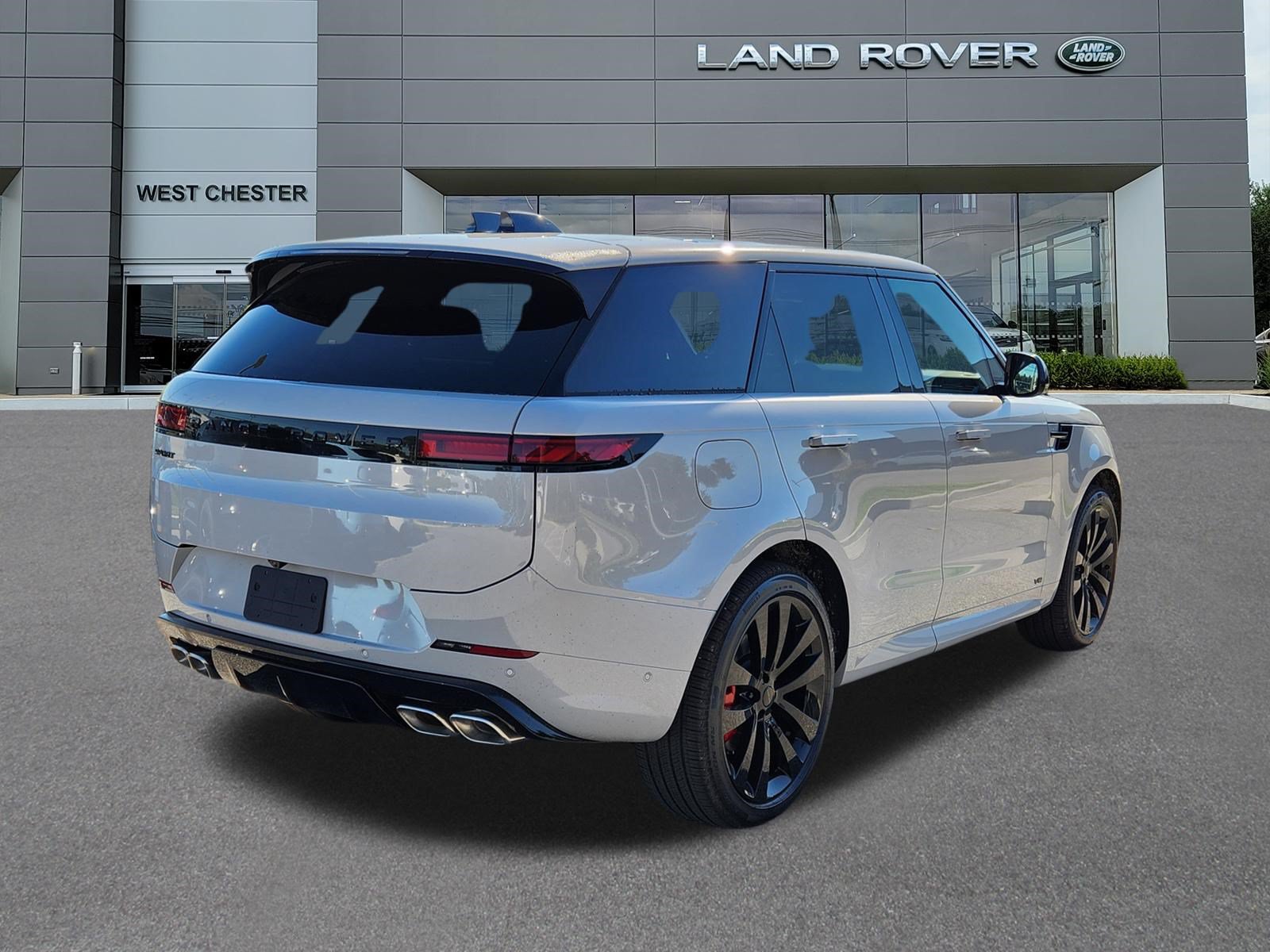 New 2027 Land Rover Range Rover Long Wheelbase SE AWD/4WD image 4