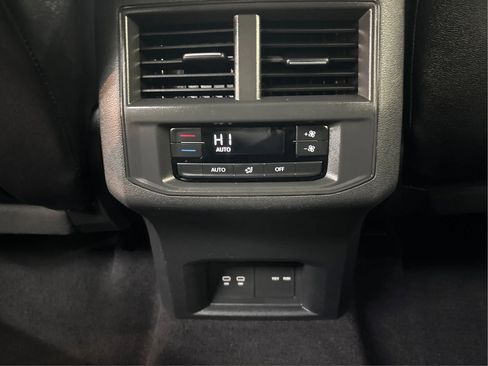 Used 2021 Volkswagen Atlas SE w/ Panoramic Sunroof Package image 29