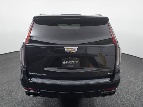 Used 2022 Cadillac Escalade Sport Platinum w/ Heavy-Duty Trailer Package AWD/4WD image 15