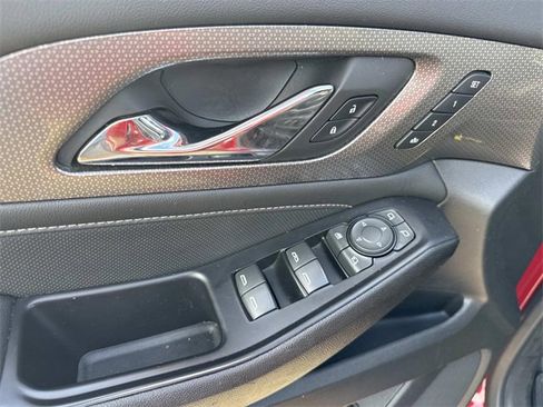 Used 2023 Chevrolet Traverse Premier image 19