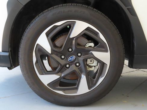 Used 2025 Subaru Crosstrek 2.5i Limited w/ Crosstrek Mirror Package image 30