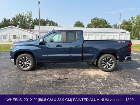 Used 2022 Chevrolet Silverado 1500 LT AWD/4WD image 2