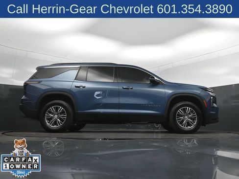Used 2025 Chevrolet Traverse LT FWD image 43