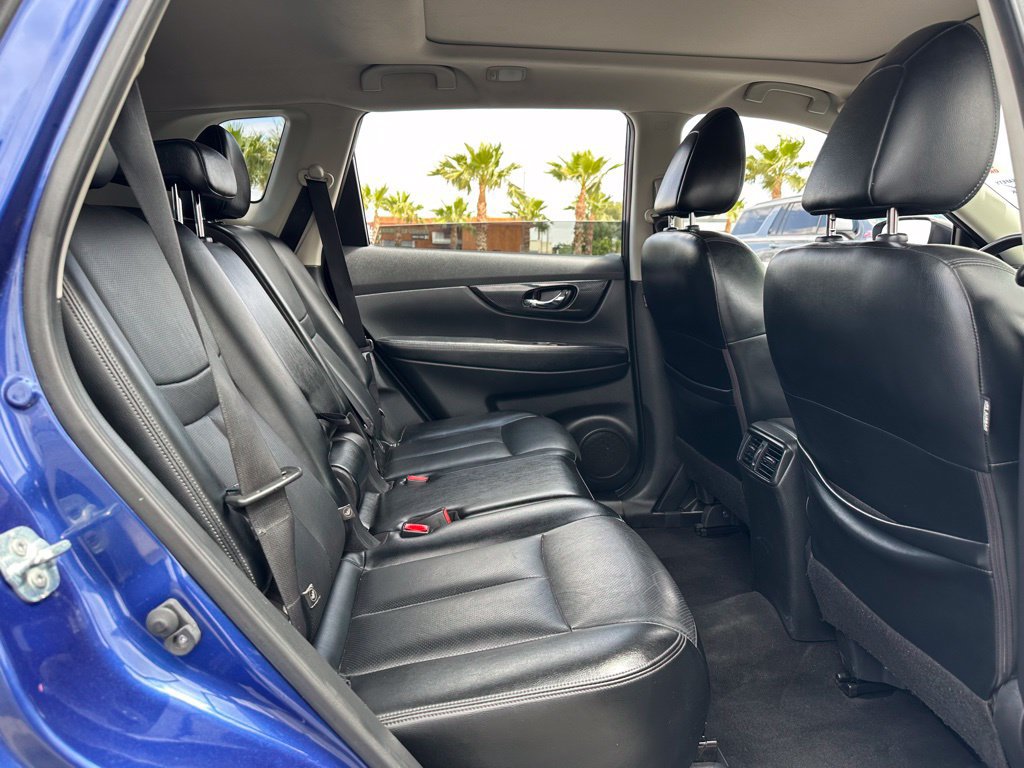 Used 2018 Nissan Rogue SL w/ Premium Package FWD image 27