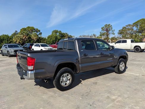 Used 2016 Toyota Tacoma SR5 image 9