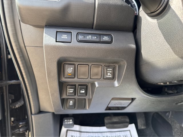 Used 2022 Nissan Frontier SV AWD/4WD image 19