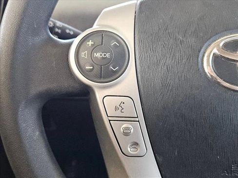 Used 2014 Toyota Prius V Three image 11