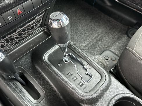 Used 2016 Jeep Wrangler Unlimited Sport w/ Connectivity Group image 32