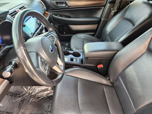 Used 2017 Subaru Outback 2.5i Limited image 3