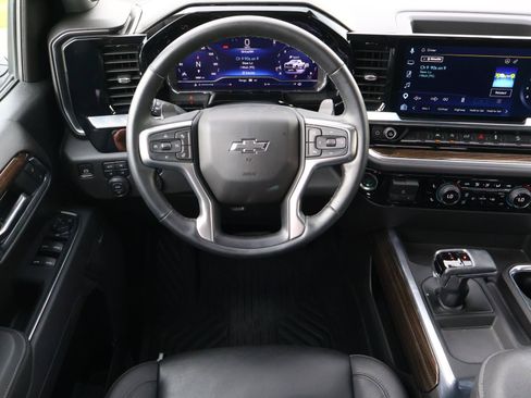 Used 2025 Chevrolet Silverado 1500 LT Trail Boss w/ Convenience Package II AWD/4WD image 12