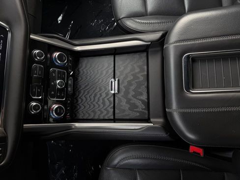 Used 2023 GMC Yukon Denali AWD/4WD image 21