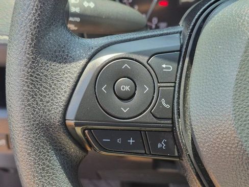 Used 2025 Toyota RAV4 XLE FWD image 23