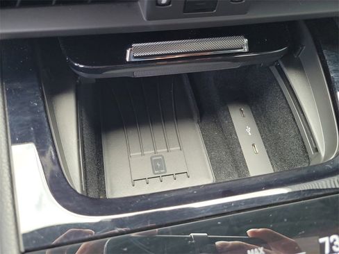 Used 2025 Porsche Cayenne Base image 33