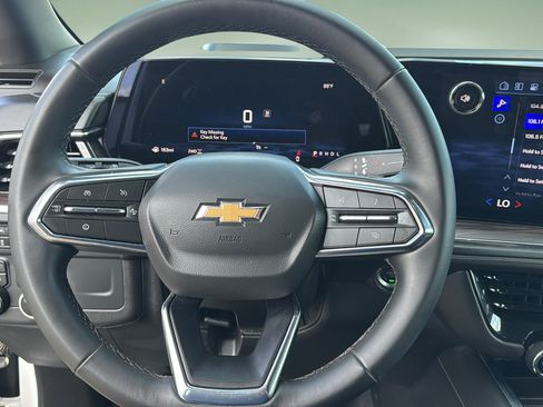 Used 2025 Chevrolet Tahoe LS AWD/4WD image 13