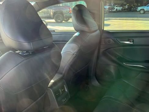 Used 2021 Toyota Avalon XLE image 19