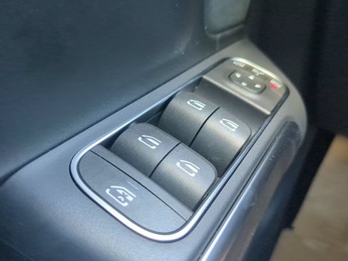 Used 2024 Mercedes-Benz EQB 250+ image 10