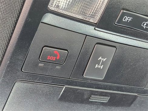 Used 2022 Toyota Tacoma TRD Off-Road w/ Technology Package image 36