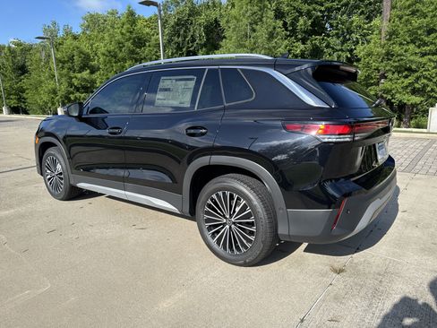 Certified 2025 Volkswagen Tiguan S image 34