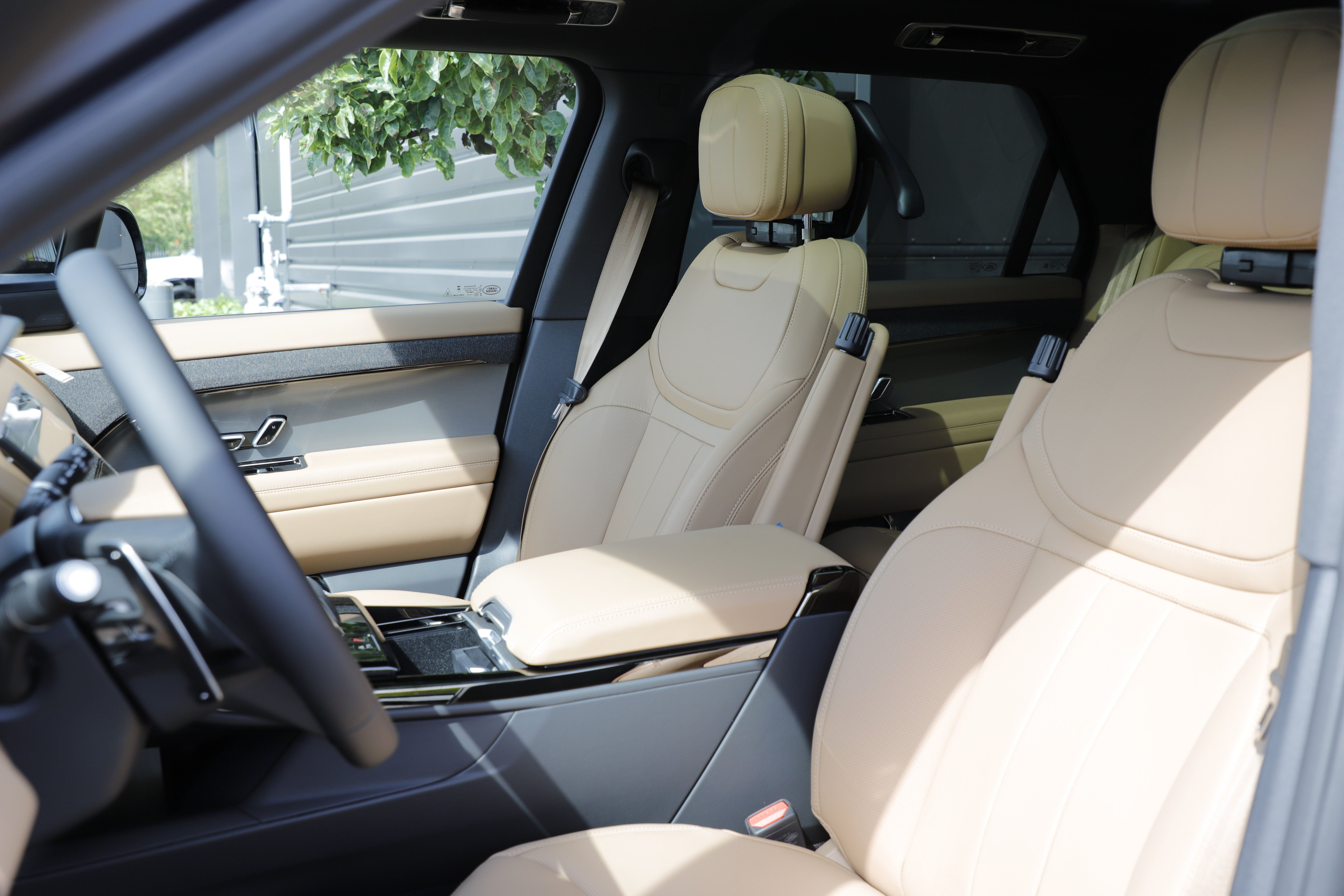 New 2026 Land Rover Range Rover Sport SE AWD/4WD image 17