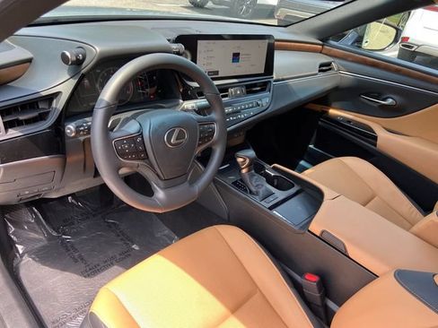 Certified 2023 Lexus ES 250 w/ Premium Package AWD/4WD image 24