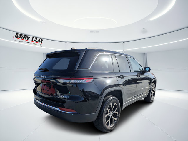 Used 2025 Jeep Grand Cherokee Limited AWD/4WD image 3