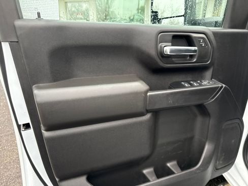 Used 2024 Chevrolet Silverado 2500 Custom w/ Custom Value Package image 10