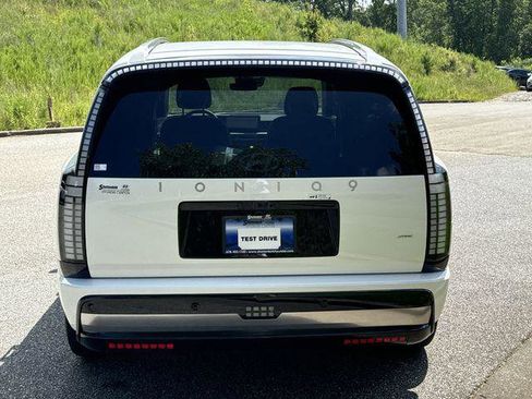 New 2026 Hyundai Ioniq 9 Calligraphy image 6