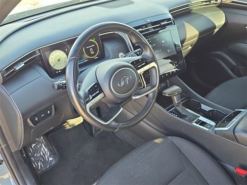 Used 2022 Hyundai Santa Cruz SEL Premium image 16