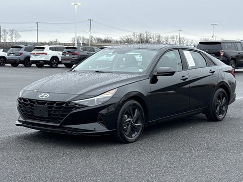 Used 2023 Hyundai Elantra SEL image 27