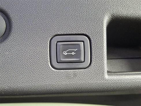 Used 2021 Chevrolet Equinox LT image 28