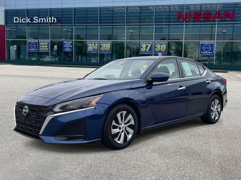 Used 2023 Nissan Altima 2.5 S image 3