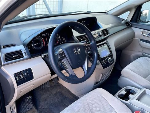 Used 2017 Honda Odyssey SE image 17