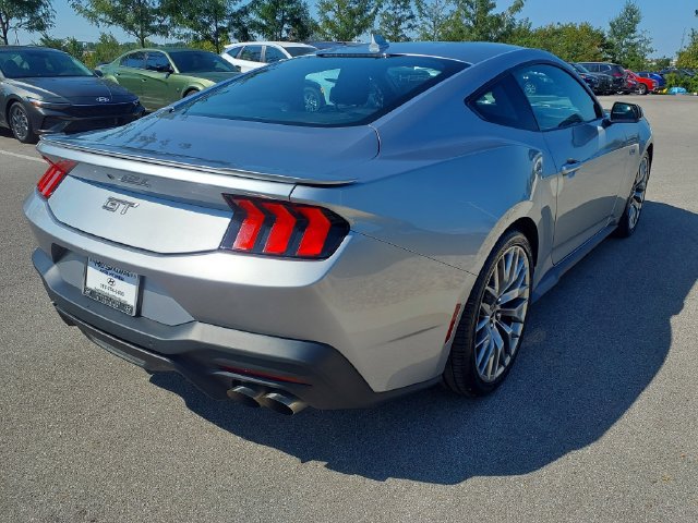 Used 2025 Ford Mustang GT Premium RWD image 5