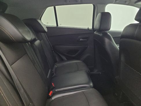 Used 2020 Chevrolet Trax LT w/ LT Convenience Package FWD image 19