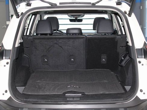 Used 2023 Nissan Rogue SL image 45