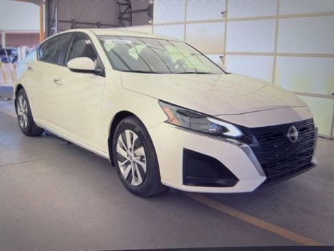 Certified 2023 Nissan Altima 2.5 S image 12