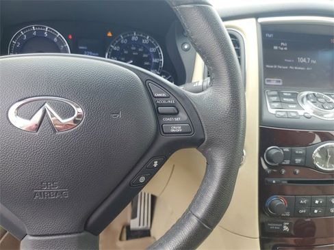 Used 2017 INFINITI QX50 2WD w/ Technology Package image 18