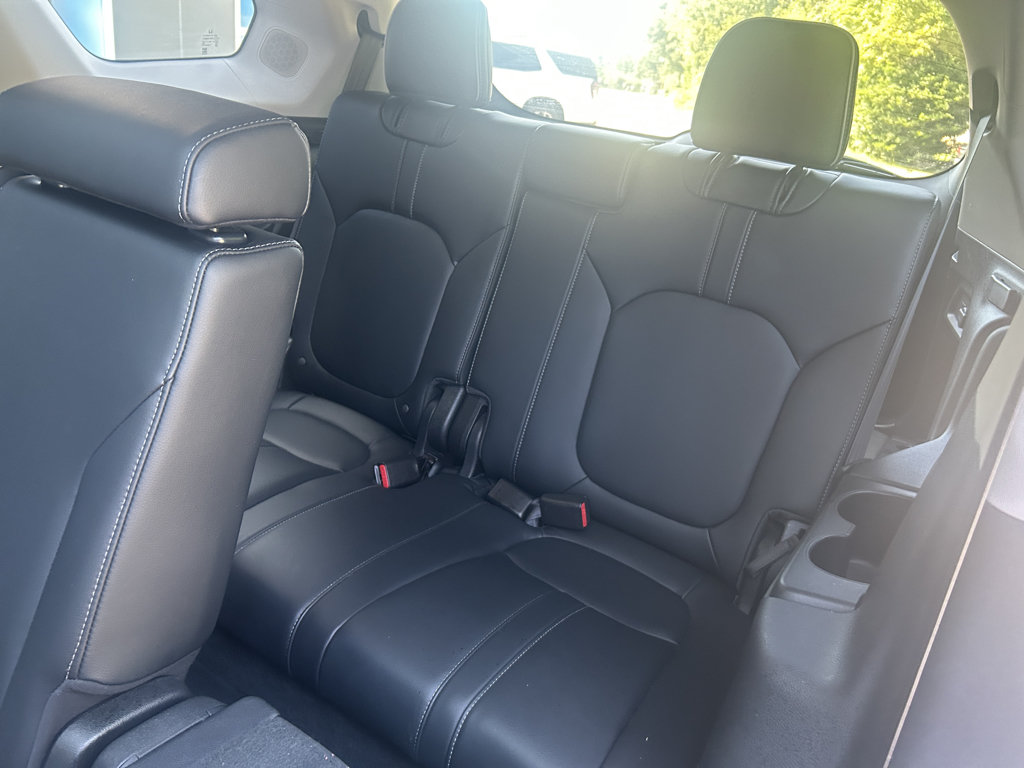 Used 2025 Honda Pilot Elite image 24