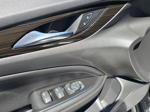 Used 2018 Buick Regal Essence image 16