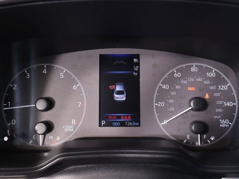 Used 2025 Toyota Corolla LE image 4