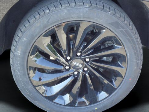 Used 2021 Lincoln Navigator Reserve image 9