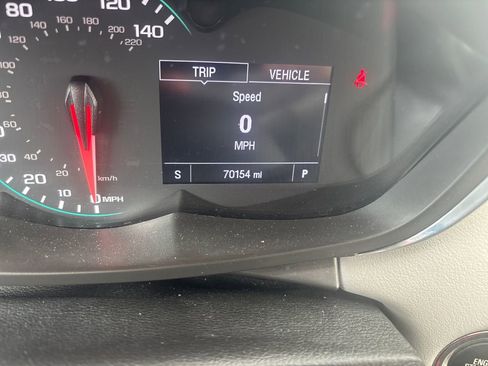 Used 2020 Chevrolet Trax LT w/ LT Convenience Package AWD/4WD image 22