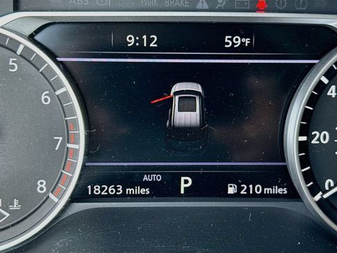 Used 2025 Nissan Pathfinder SL AWD/4WD image 14