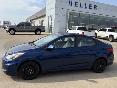 Used 2017 Hyundai Accent SE image 3